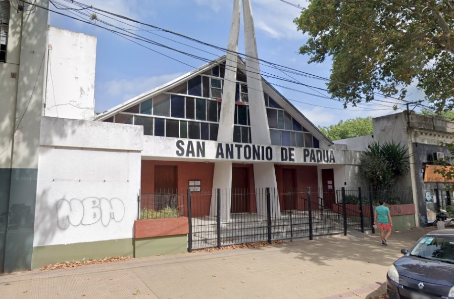 Feroz golpiza a un chico de 15 años en el colegio San Antonio de Padua de La Plata: le lastimó la boca por los brackets