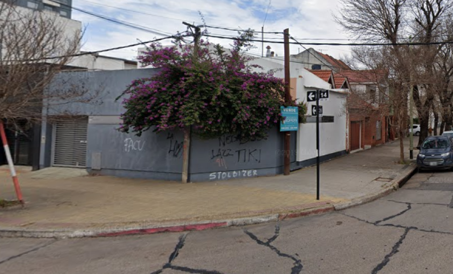 Denuncian olores nauseabundos en la esquina de 14 y 39 en La Plata