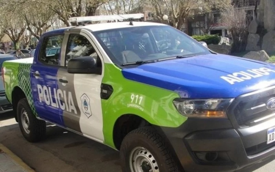 Tres mujeres fueron detenidas por robar latas de atún y productos de limpieza en un supermercado de La Plata