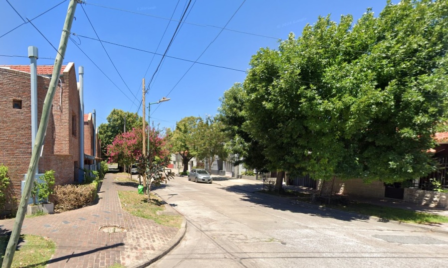 Un hombre perdió la vida en el interior de su casa en Tolosa y el cuerpo lo descubrió un familiar que lo fue a ver