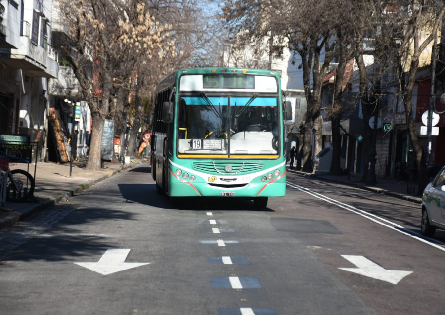 El termómetro del boleto de micro en La Plata: el precio volvió a los niveles del 2015 y 2017
