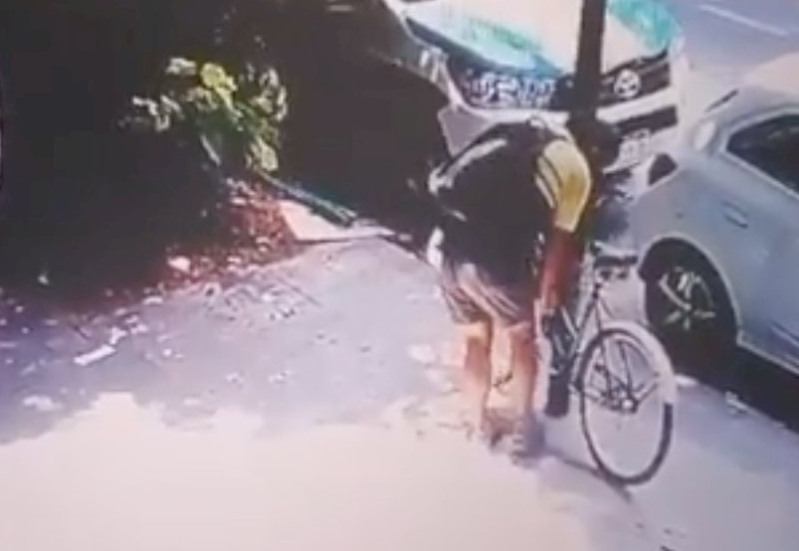 En pleno centro de La Plata, robaron una bicicleta a metros de un patrullero municipal