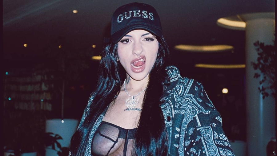 Cazzu nos presenta ”La trampa”