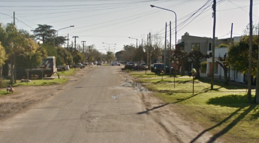 Vecinos de Los Hornos denuncian que las calles están llenas de pozos