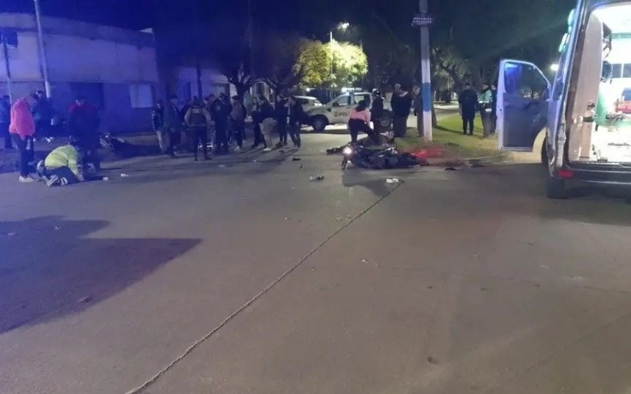 Un choque entre motociclistas en Tolosa terminó con tres personas hospitalizadas