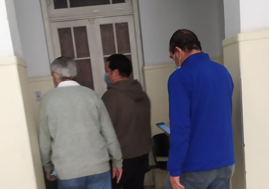 Susto en el Hospital de Niños de La Plata: un ascensor cayó al vacío y dos trabajadores sufrieron lesiones