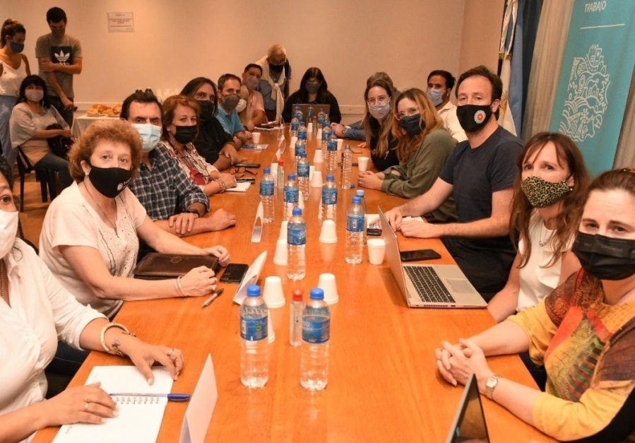 Triple paritaria: Provincia se reúne con estatales, médicos y judiciales para definir la suba de la cuota de agosto