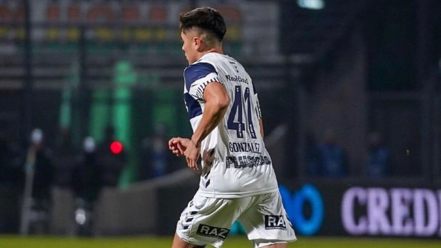 La particular historia familiar del tercer juvenil que Gorosito hará debutar como titular en el torneo