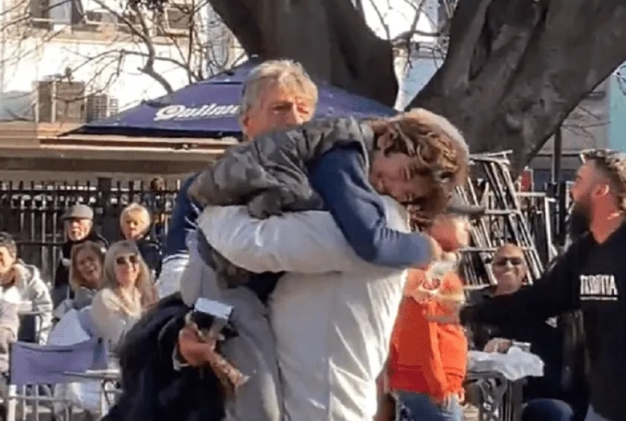 ”Vení a buscar a Juan Cruz”: El hitazo que se hizo viral luego de que se perdiera un nene en San Telmo