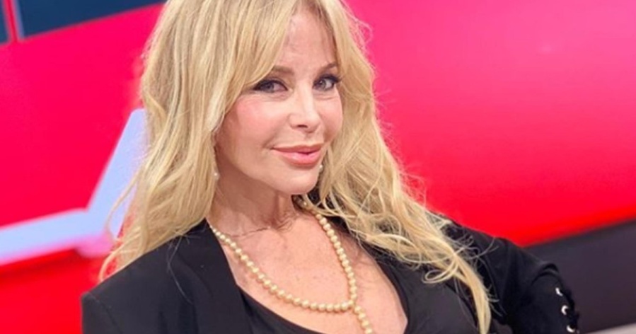 Graciela Alfano encendió las redes con una foto al borde de la censura