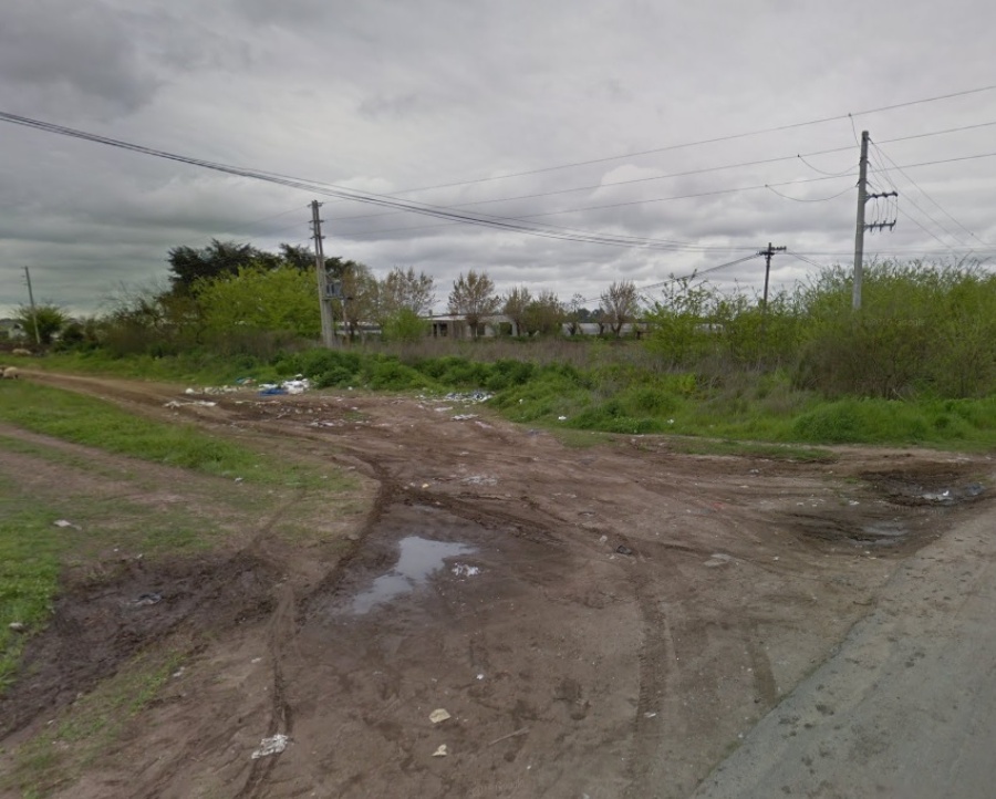 Vecinos de 60 y 173 reclamaron por luces y el arreglo de baches: ”Hay mugre y es muy desagradable”