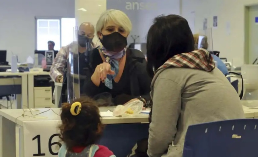 Más de 7 millones de personas cobran el refuerzo de ingresos de ANSES
