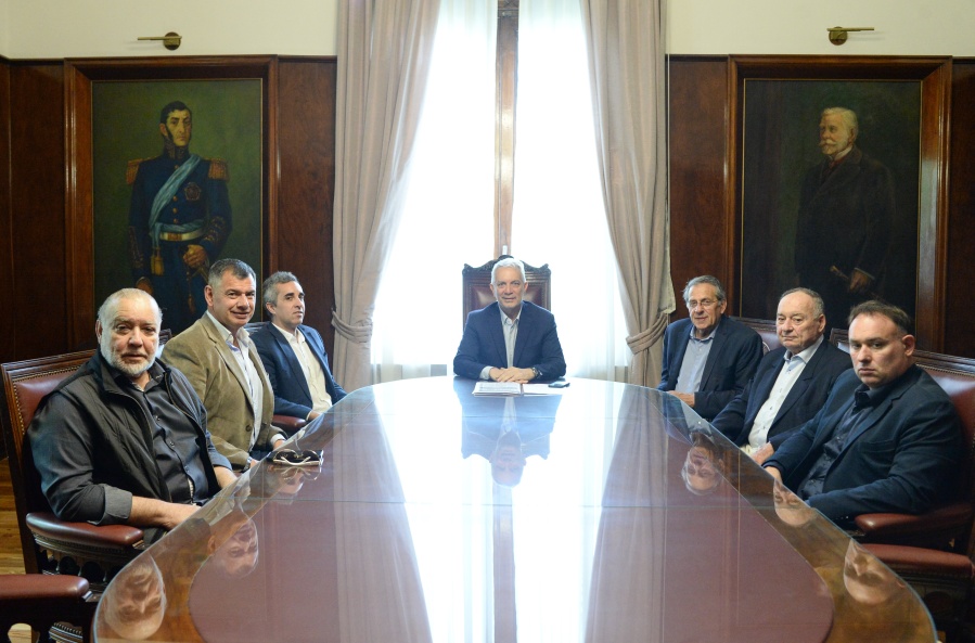 Alak se reunió con empresarios platenses y analizarán cuestiones relacionadas con las habilitaciones comerciales