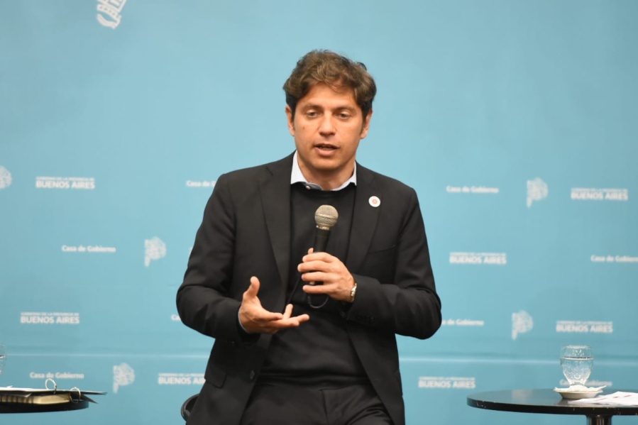 Kicillof anunció dos nuevos aumentos salariales para los estatales y volverán a reunirse en diciembre