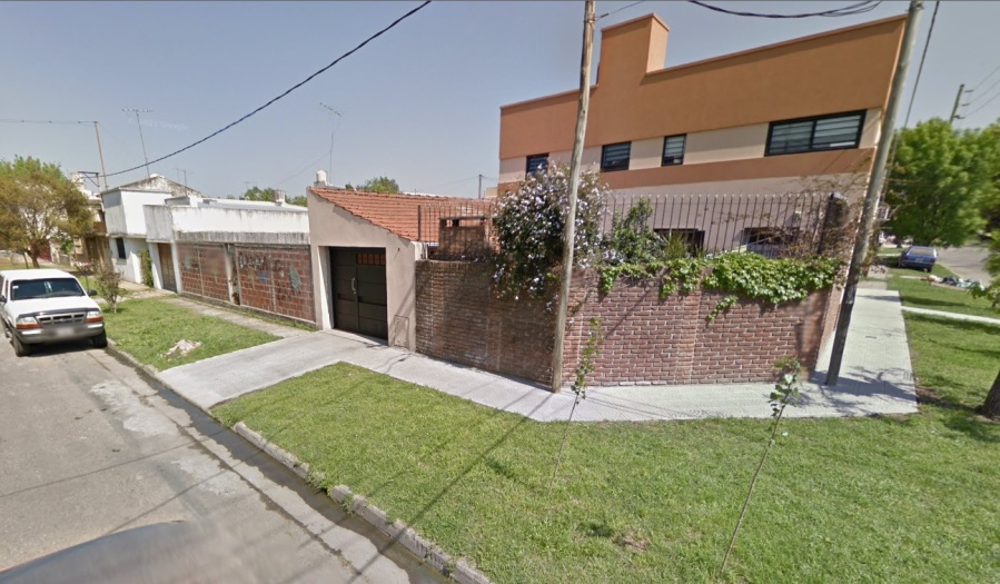 Brutal asalto en La Plata: le pusieron un arma en la cabeza a un jubilado de 95 años y vaciaron su casa