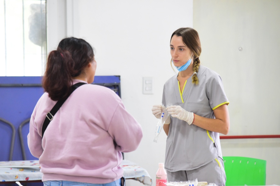 Cronograma de salud: ocho barrios platenses llevaron a cabo una jornada de vacunación y prevención