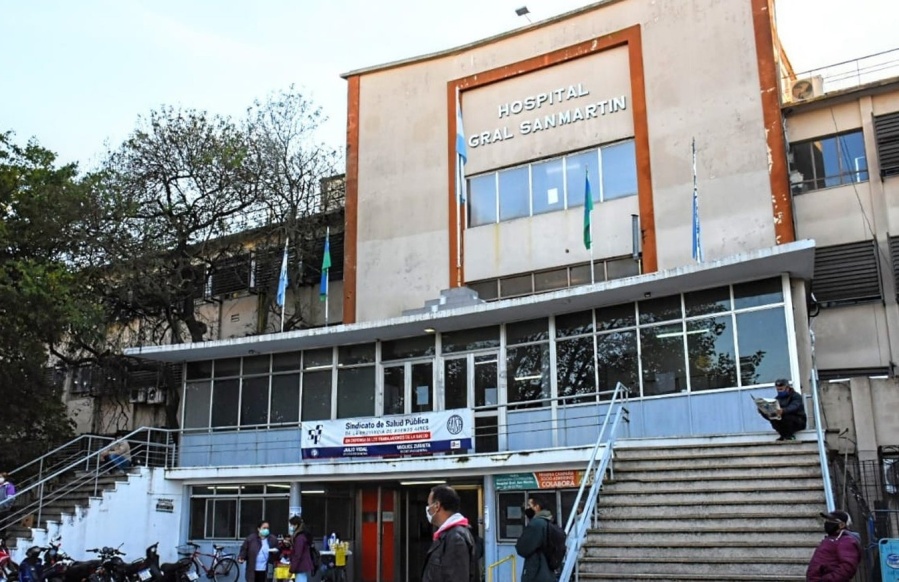 Un hombre recibió un disparo mientras conversaba con un vecino en 1 y 97