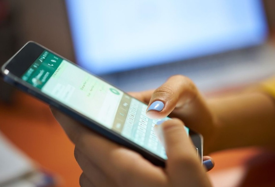 Le dijo a un chico que no le interesaba conocerlo y su respuesta fue muy ”bizarra”: ”Estoy tirada en el piso hace media hora”