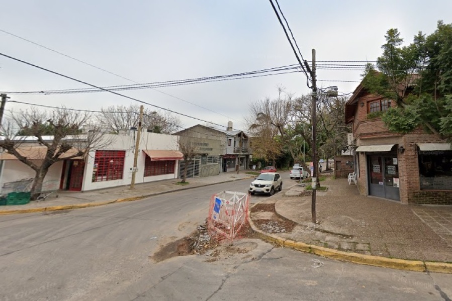 Motochorros atacaron en un supermercado y amenazaron con armas de fuego a los clientes