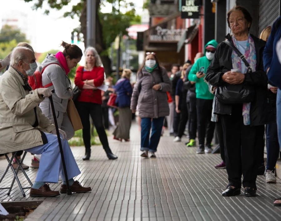 Se oficializó el bono de 12 mil pesos para jubilados: quiénes podrán recibirlo