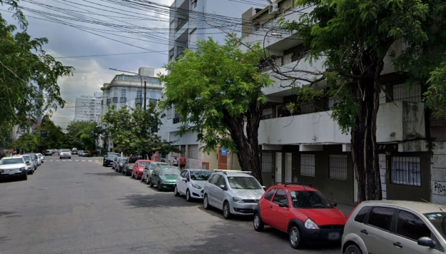 Violenta entradera a un jubilado de 85 años en La Plata: lo ataron con cables y le pusieron una bolsa en la cabeza