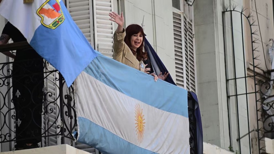 Organizarán un banderazo en el domicilio de Cristina Kirchner por el Día de la Bandera