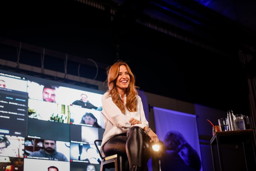 Tolosa Paz, en el plenario virtual que reunió a más de mil militantes platenses: ”No hay 2023 sin victoria en el 2021”