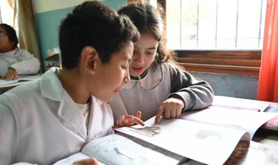 Cómo y cuándo cobrar la ayuda escolar de Anses