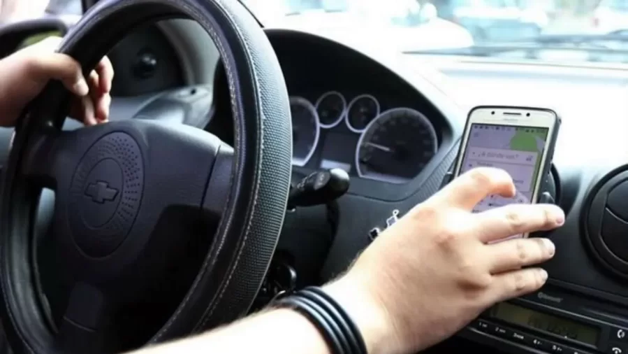 Se arrojó del auto en movimiento tras sufrir un violento asalto en La Plata