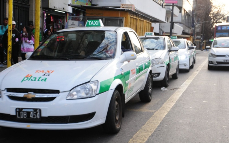 Taxistas de La Plata realizarán un paro en contra del transporte ilegal