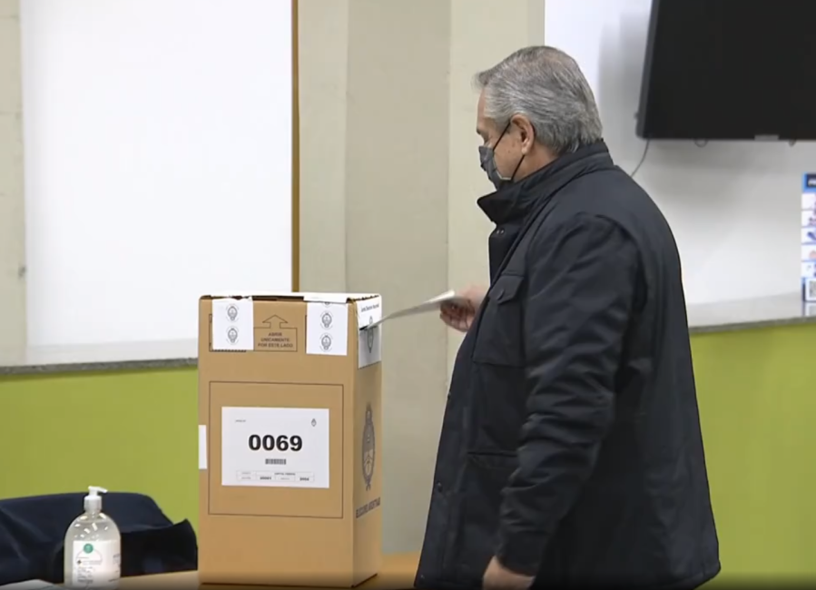 Votó Alberto Fernández: ”Celebro que votemos en paz, tranquilidad y orden”
