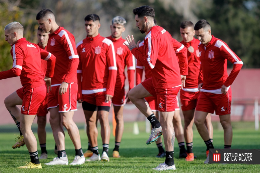 ¿Quién sale en Estudiantes para que ingrese Santiago Núñez?