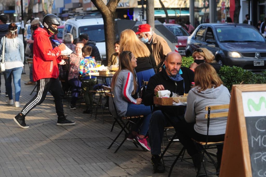 Provincia detalló cómo funcionará la gastronomía, los cines y los teatros durante las vacaciones de invierno
