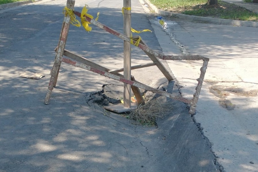 ”La obra resistió estoicamente”: en 120 y 85 bis ironizaron sobre la destrucción del asfaltado