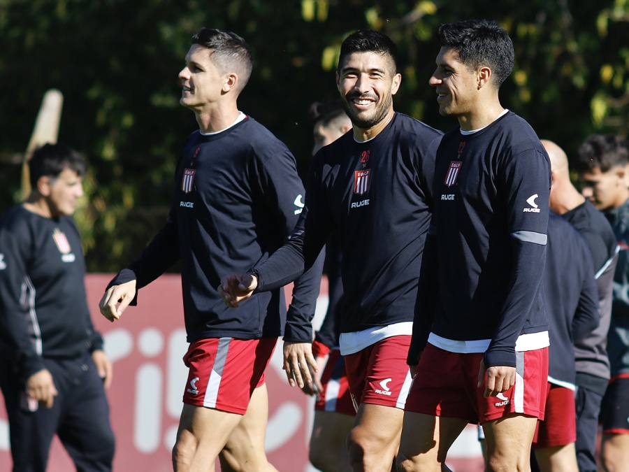 Domínguez explicó el motivo de la ausencia de todos los referentes y reveló el jugador que se lesionó ante Tigre