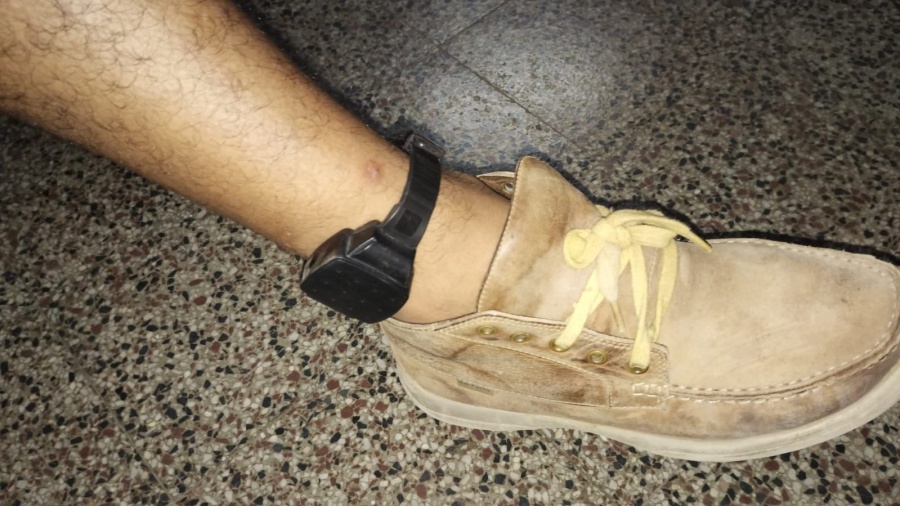 Incumplió un arresto domiciliario y lo detuvieron por forcejear con una joven en 90 y 115