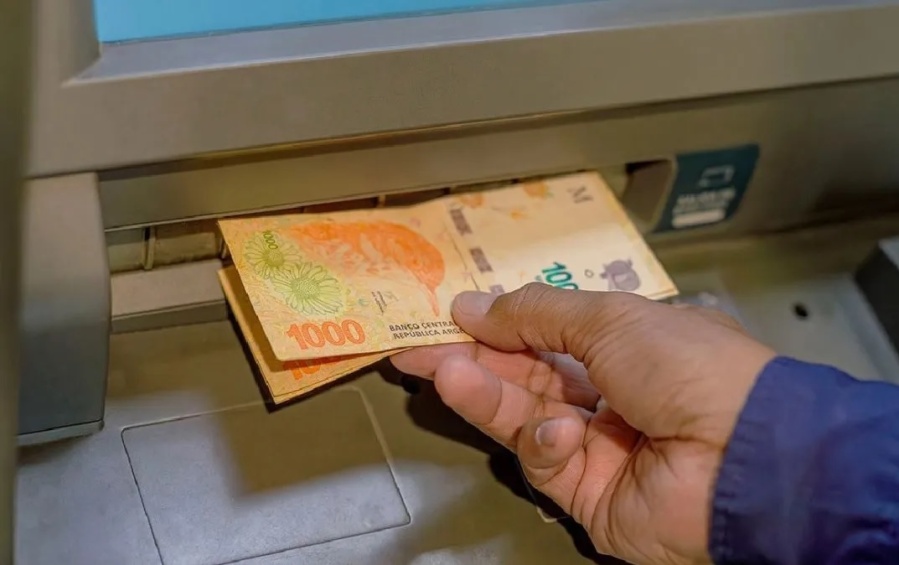 Los bancos actualizaron los montos que se pueden extraer de los cajeros automáticos por día