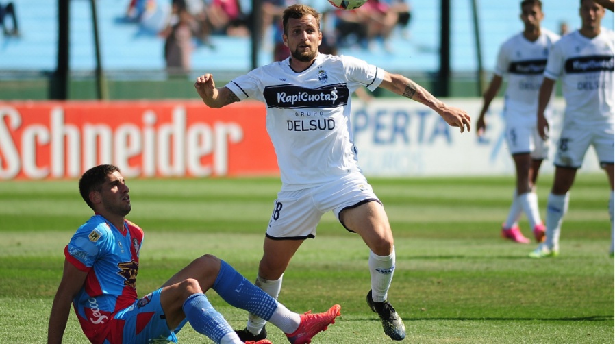 Alerta en la pretemporada de Gimnasia: aislaron a un jugador