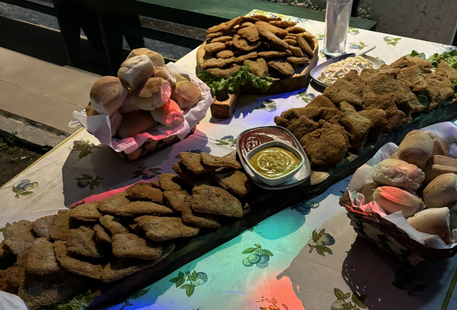 Su tía festejó el cumpleaños a pura milanesa y todos quieren entrar a esa familia: ”El color, la textura, todo es perfecto”