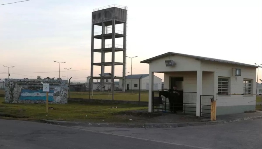 Imputaron al guardiacárcel de la Unidad 18 de Gorina por abusar de los presos a cambio de informes por ”buena conducta”