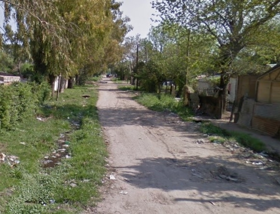 ”Dejan todo tirado en la calle”: en Villa Montoro reclaman por la limpieza de zanjas ”a mitad de camino”