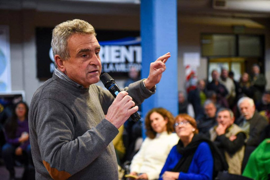 Rossi dijo que ”Macri es el nuevo jefe de Milei” y que el peronismo quedó competitivo para octubre