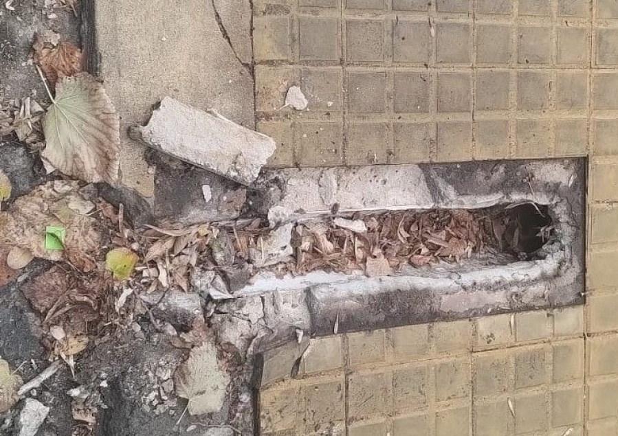 Vecinos reclaman por el robo de pequeñas rejas de alcantarilla en Diagonal 79 entre 60 y 61