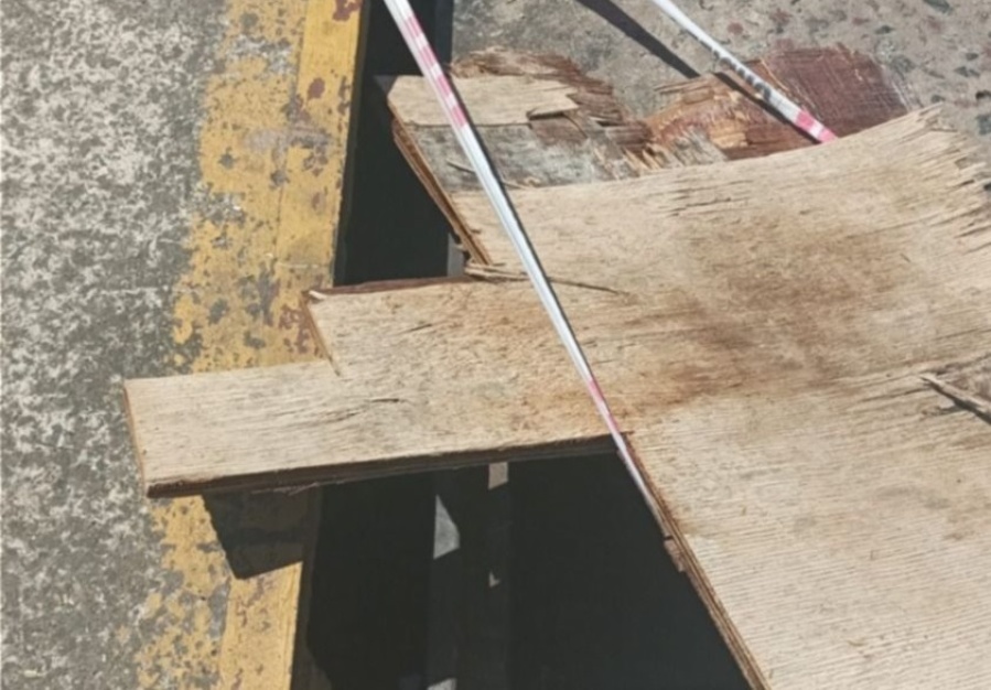En 25 y 65 alertaron por la ausencia de dos tapas de sumideros y temen por accidentes