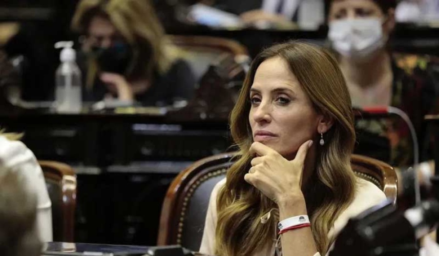 Tolosa Paz cuestionó con dureza a Milei por vetar la ley de asistencia a Bahía Blanca: “Vetó la solidaridad y el federalismo”