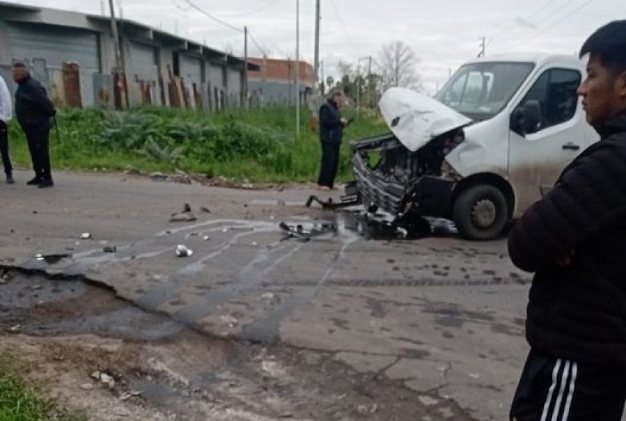 En Los Hornos pidieron lomas de burro en la 155: ”Es muy peligroso, andan muy fuerte”