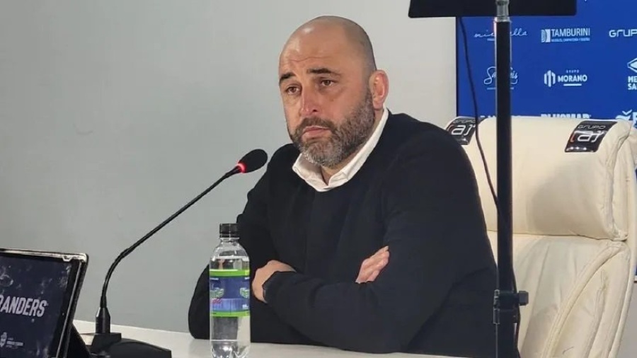 Méndez se hizo cargo, pidió sanar y chicaneó a Estudiantes: ”Un 30 o 40% quiere que nos vaya mal pero hay que estar unidos”