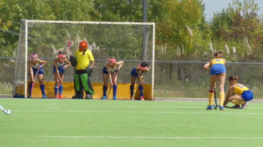 Atraparon a un hombre que fotografiaba y filmaba menores jugando al hockey en La Plata