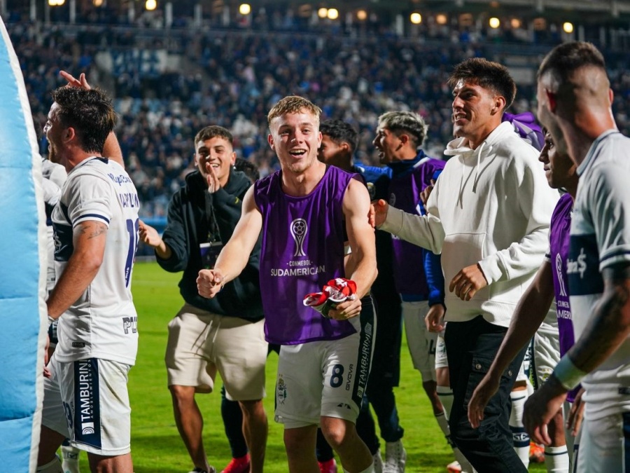 En Gimnasia le comunicaron a dos futbolistas que deberán buscarse club