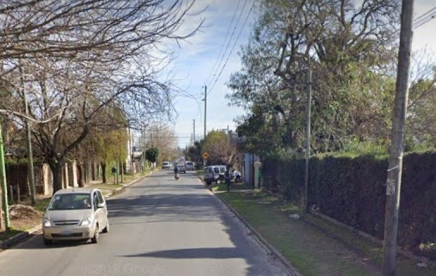 Hallaron una granada española debajo de un tacho de basura en Gonnet